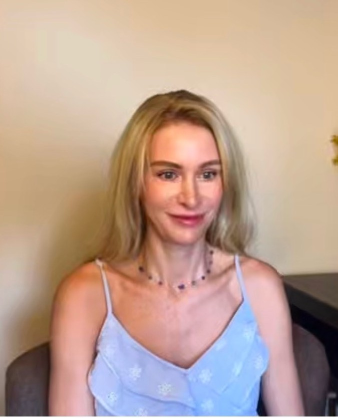 Анна Динэк